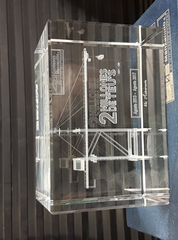 Cristal Grabado en 3D Laser