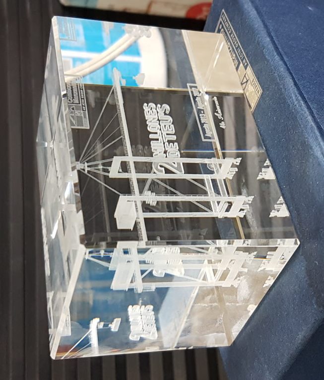 Cristal Grabado en 3D Laser